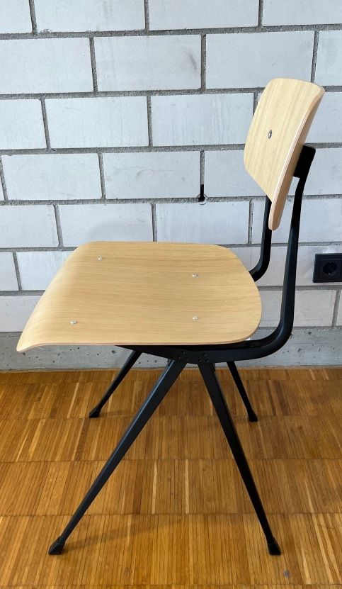 Result Chair chaise CHÊNE VERNI / ACIER NOIR REVÊTU PULVÉRISÉ Hay PIÈCE D'EXPOSITION