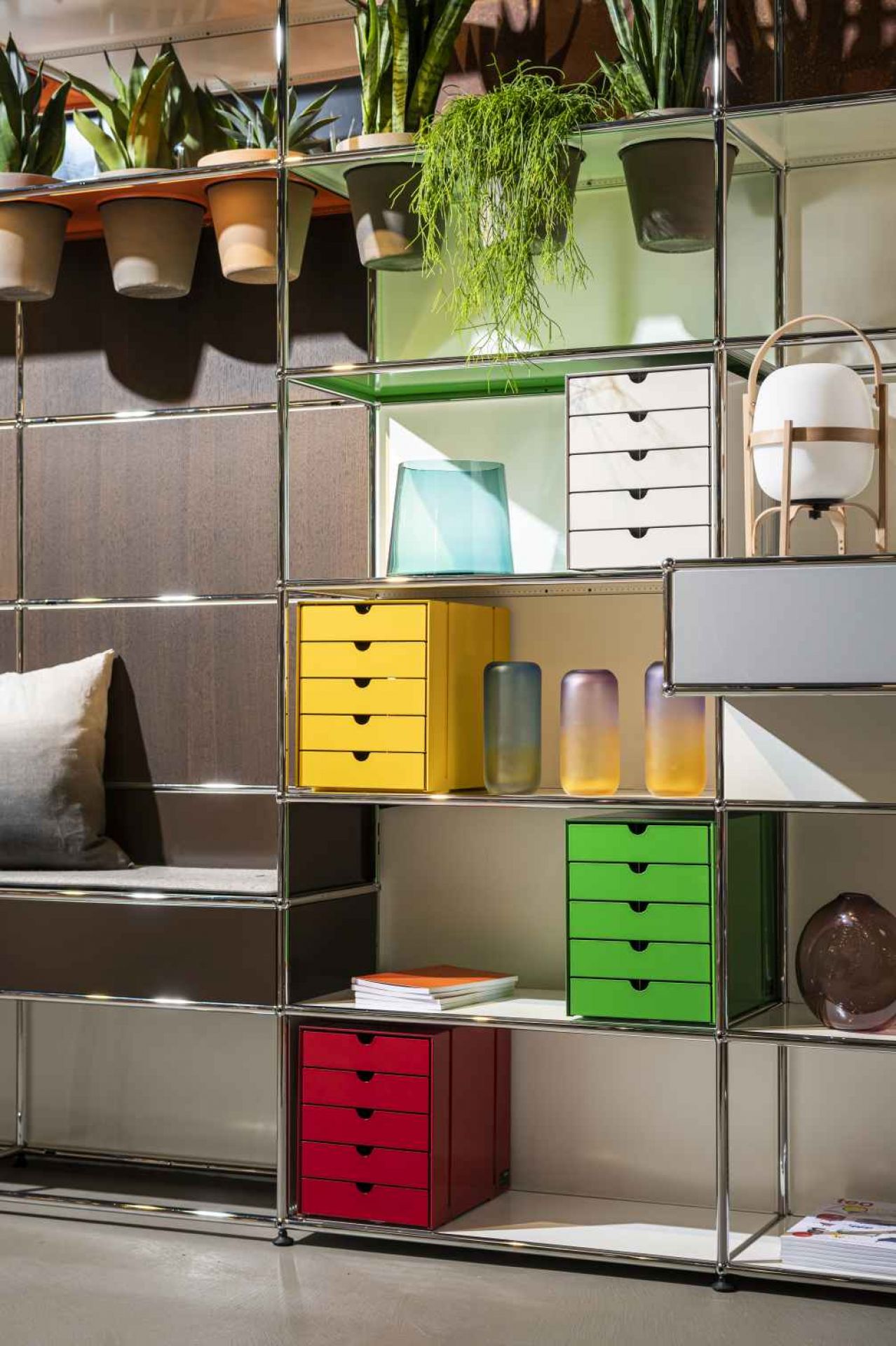 USM Haller Inos coffret C4 avec 5 plateaux fermés Home Office Vert