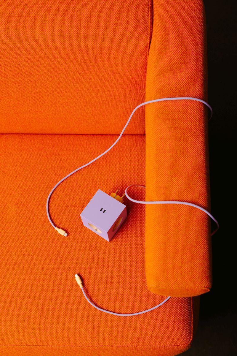 Square 2 - Avolt x Bauhaus Archives Cube de prise édition limitée Gecko Bloom dfp Design