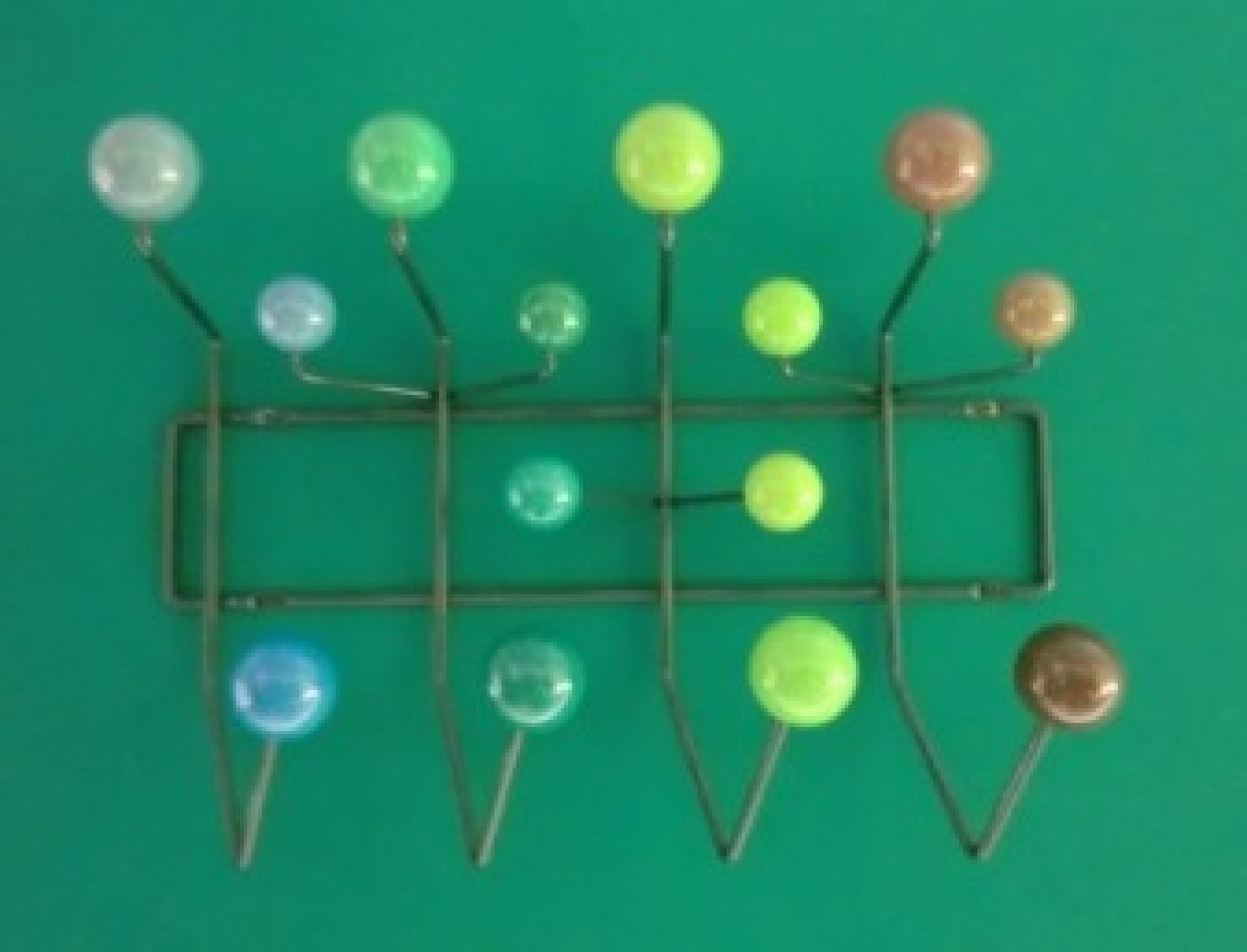 Eames Hang it all vestiaire vert Vitra