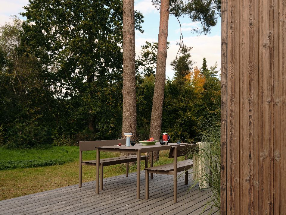 Linear Steel Bench Banc d'extérieur avec dossier 110x34 cm Muuto 