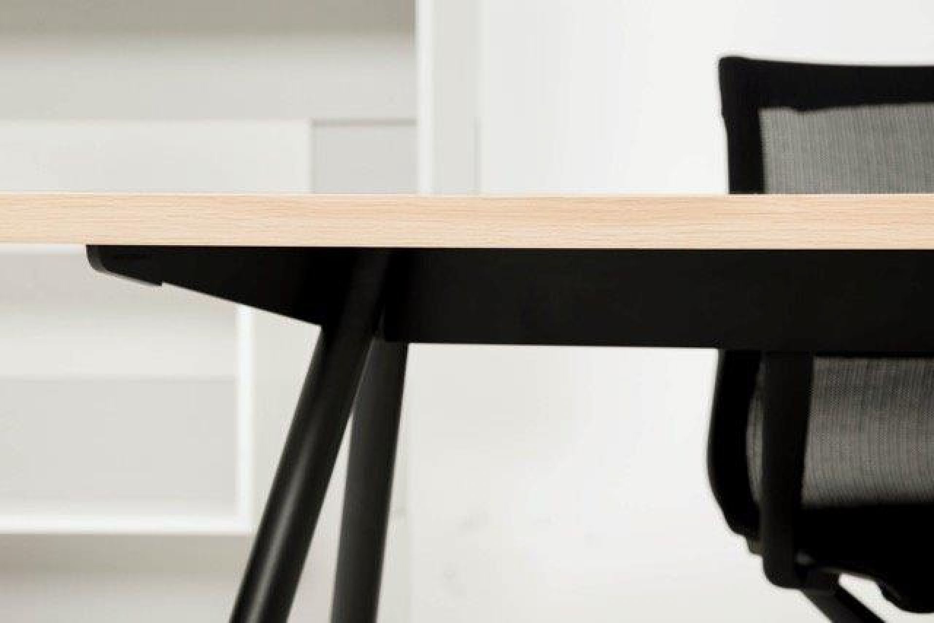 Masa piètement de table acier New Tendency