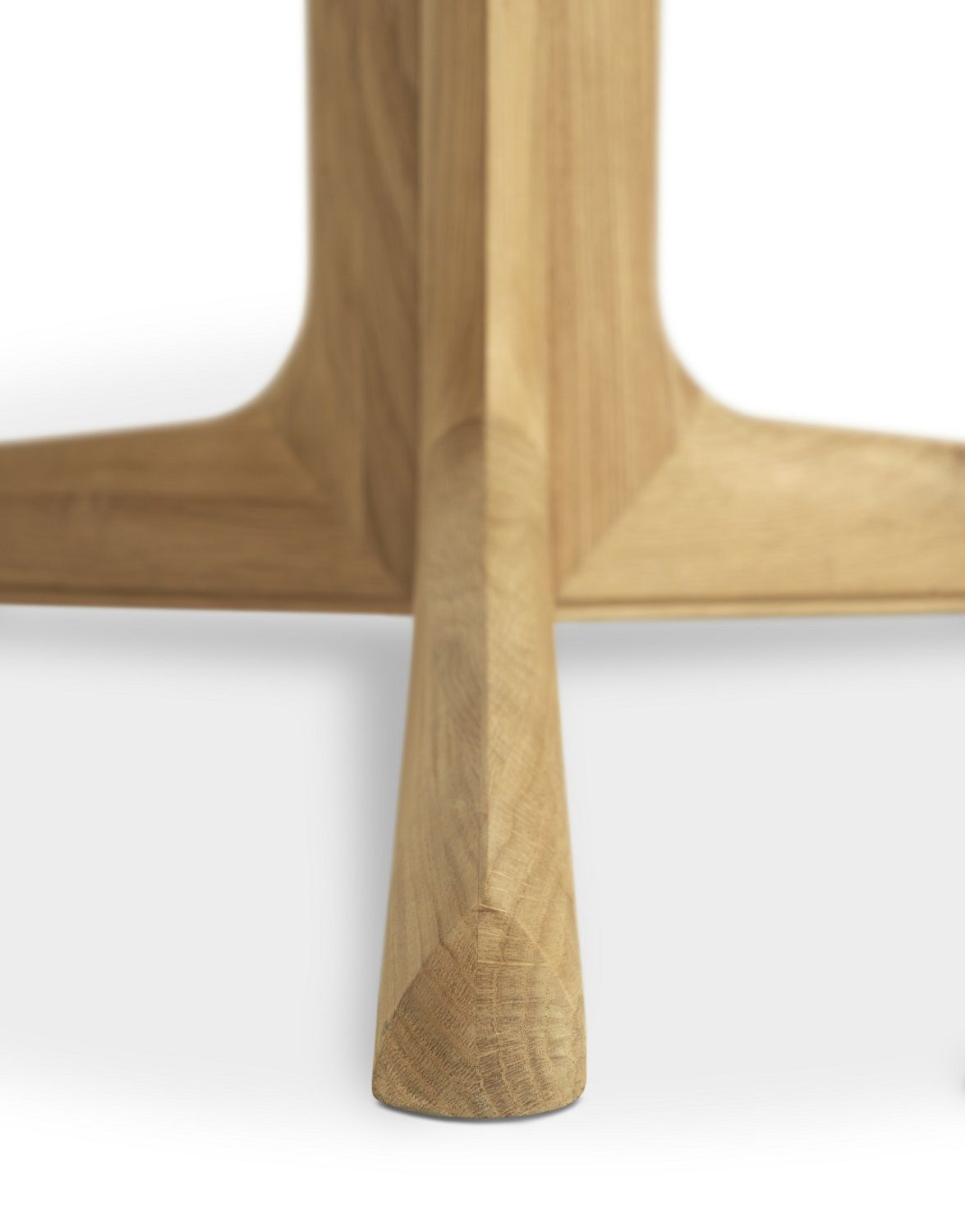 Corto Table ronde en chêne huile Ethnicraft